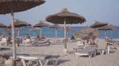 Cestovky už nabízejí letní dovolené. Řada zemí ale zvedla turistickou daň
