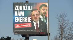 Půl roku před volbami strany přitvrzují. Nešetří hrubými výrazy ani osočováním