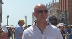 VIDEO: Jeff Bezos se procházel po Benátkách. U toho se fotil s lidmi