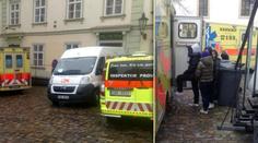 Hosté čtyřhvězdičkového hotelu v Praze se přiotrávili jídlem. 11 jich odvezla záchranka