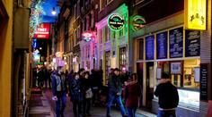 Amsterdam zatrhne kouření marihuany ve čtvrti červených luceren