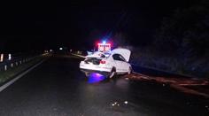 Řidič najel na krajnici, auto letělo vzduchem! Skončilo na střeše