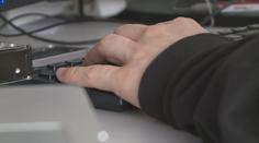 Za vyhrožování členům vlády na sociálních sítích hrozí muži až 15 let
