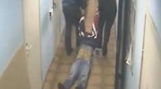 VIDEO: Policisté pašovali podezřelého v kufru. Udusil se!