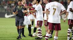 Liga mistrů: Rosický zápas s Jankulovskim nestihne