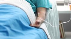 Mladík v kómatu "zaspal" pandemii. Virus i přesto dvakrát chytil