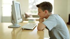 Sedí vaše děti pořád u počítače? Vědci řekli, jestli jim to může ublížit