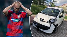 Krmenčík v průšvihu?! Luxusní auto zrušilo tři další a řidič utekl