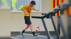 Borec na konec: Malý talent ukázal náročný dribling na běžícím páse!
