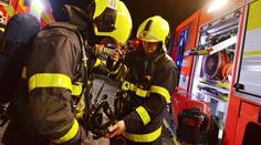 Požár v Ostravě vyhnal z domu přes 20 lidí! Další zachraňovali hasiči
