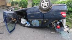 Opilý řidič přerazil zábradlí, auto letělo z mostu. Měl přes dvě promile