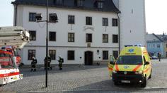 Radnici po výbuchu hlídají policisté, zatím nikoho neobvinili