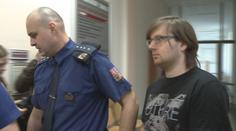 Mladík podle žaloby ubil svoji matku a zinscenoval její znásilnění