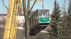 Krémovozelené vozy na Petřín už nevyjedou. Poputují do muzea