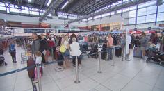 Letištím chybí zaměstnanci. Spoje se zpožďují a odbavování je pomalejší
