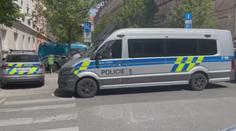 Policisté zasahovali proti ozbrojenému muži v Praze. Našli u něj několik zbraní