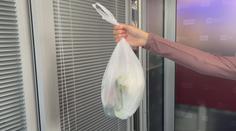 Otravuje vás častá výměna pytle na odpadky? S tímto trikem si ušetříte nervy
