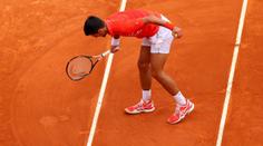 Tak ho neznáme! Novak rozflákal raketu, hrozila mu diskvalifikace
