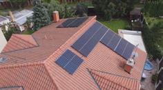 Saharský písek dělá problémy i v solární energii. Efektivita klesla o polovinu
