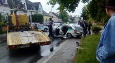Policisté se srazili s hasiči. Záchranáři odvezli dva zraněné