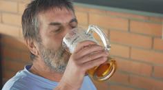 Inspekce upozorňuje na dvě nevyhovující piva. Na vině je zákon, brání se majitel