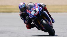 Razgatlioglu na britském Doningtonu dominoval, vyhrál všechny tři závody