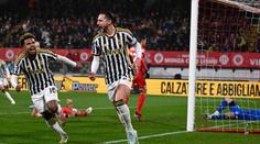 Monze nepomohl ani zákrok sezony. Juventus dočasně vede Serii A