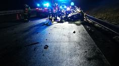 Auto se srazilo čelně s kamionem! Nehodu nepřežila spolujezdkyně