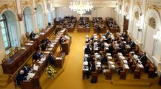 Poslanci na předvánoční schůzi mají řešit daně. Kraje se bojí poklesu příjmů