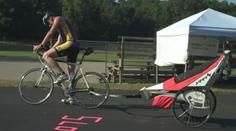 Přestal kouřit, aby zvládl se svou postiženou dcerou triatlon