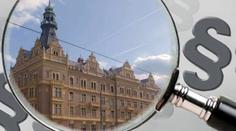 Rychlotitul nabízeli Pecinovi. Podezřelé diplomy i na dalších školách