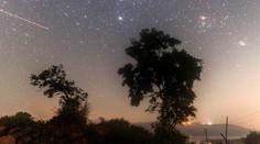 Noční oblohu rozzáří meteorický roj! Kdy jich bude padat nejvíc?