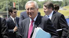 Mám vás rád, řekněte ano, vzkazuje zoufalým Řekům Juncker