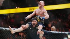 Zaběhlé pořádky se mění. UFC má dva nové šampiony