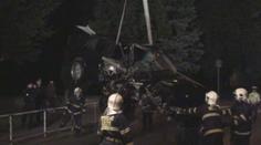 Řidič nezvládl své BMW a skončil v rybníku