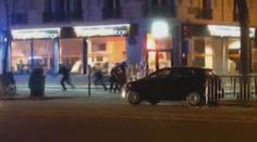 Policie pod palbou neměla šanci! Děsivá přestřelka u divadla smrti