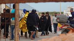Itálie přijala tvrdá pravidla proti lodím s migranty. Může jim zablokovat vstup