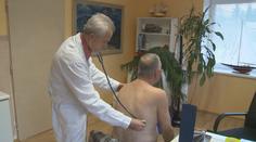 Lékařka náhle skončila, ostatní mají plno! Bude to horší, varuje komora
