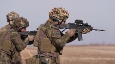 Elita české armády. Vojáci z brigády rychlého nasazení ukázali výcvik s ostrou municí