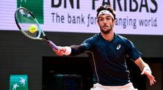 Italský tenista kopl míček do rozhodčí, ale vyloučen nebyl. Djokovič tenkrát ano