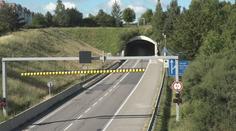 Komplikace na cestě na dovolenou: Tunel na hlavním tahu na Vídeň je uzavřený