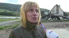 Oheň jim vzal vše. Teď zůstala pětičlenná rodina takřka bez domova