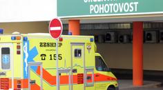 Záchranka s pacientem čekala půl hodiny. Lékař byl na obědě, tvrdí