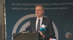 Fiala navštívil NÚKIB: Kybernetická bezpečnost je pro národ klíčová