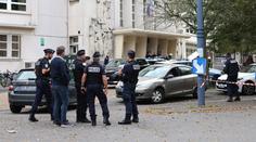 Ve francouzské škole řádil útočník. Čečenec měl ubodat učitele nožem
