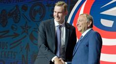 Draft NHL: Do ligy vstoupí hvězdný Bedard. Jací jsou další talenti a co Češi?