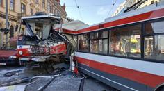 Policie už tuší, proč se trolejbus srazil s tramvají. Shání svědky