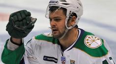 VIDEO: ZLÝ MUŽ Radulov přetáhl trénéra hokejkou