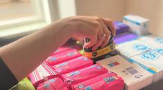 Městská část zavádí revoluční změnu. Žačky budou mít menstruační pomůcky zdarma