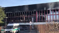 V Praze hořela skladovací hala! Škody jdou do desítek milionů